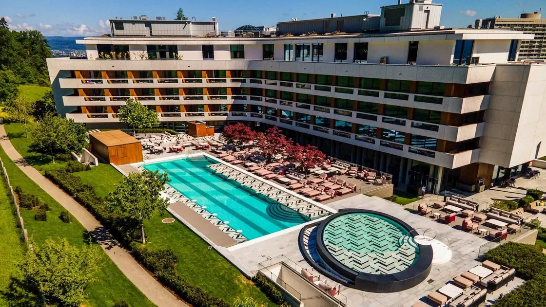 The Social Pool à l'hôtel FIVE Zurich